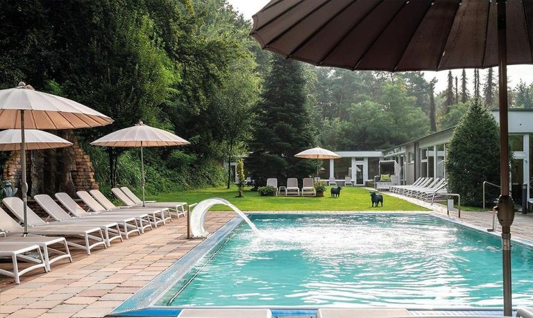 4 Sterne Wellnesshotel Waldhotel Tannenhäuschen Oase im Grünen